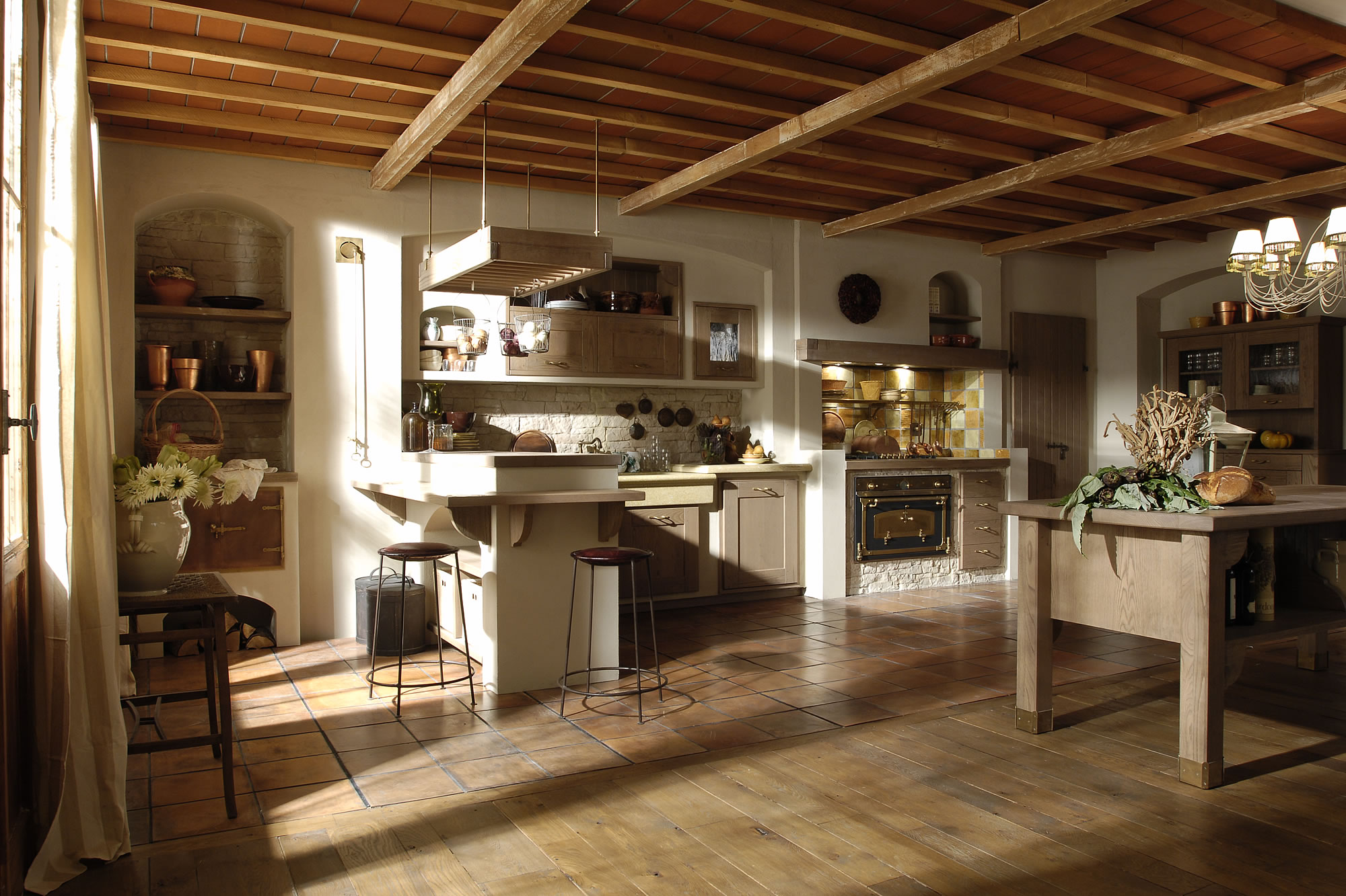 Cucine bianche country chic in muratura cucine in legno massello ... Cucine rustiche toscana